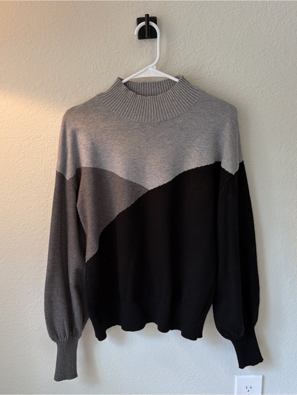 Laundry By Shelli Segal Grey Ribbed Mock Neck Sweater